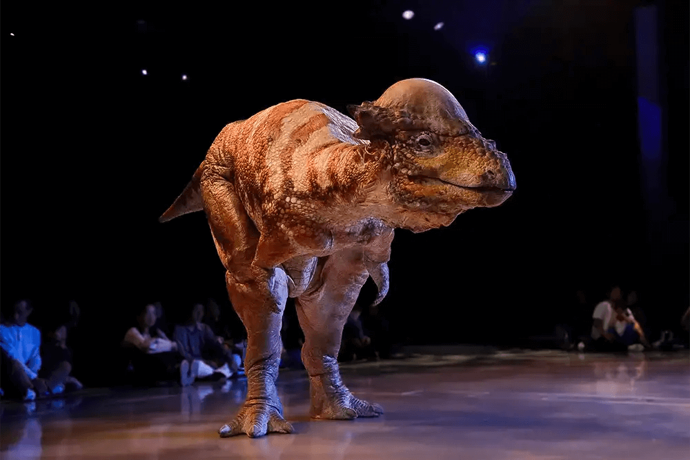 【恐竜ライブ「DINO SAFARI 2025」】ブラキオサウルスが渋谷ヒカリエ初上陸！